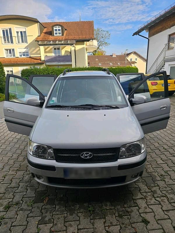Grau Gebraucht 2005 Hyundai Matrix Van / Kleinbus | 1.700 € (Guter Preis) - Bild 1/4