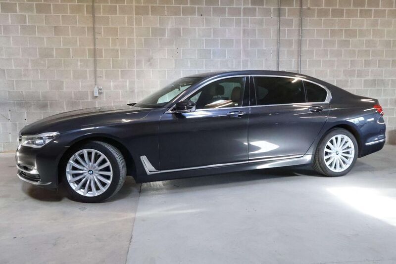 Gebraucht BMW 740L Executive 320 PS (235 kW) 2018 Grau Limousine