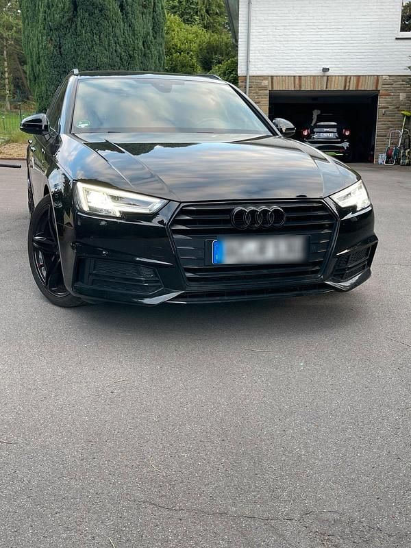 Schwarz Gebraucht 2020 Audi A4 S-Line Kombi | 23.900 € (Superpreis) - Bild 1/4