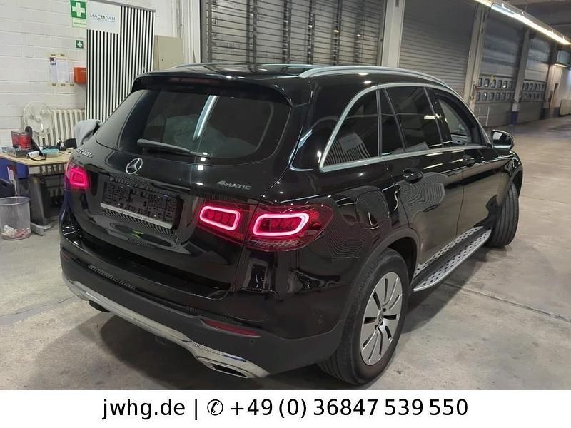 Gebraucht Mercedes GLC300e 320 PS (235 kW) 2020 Schwarz SUV