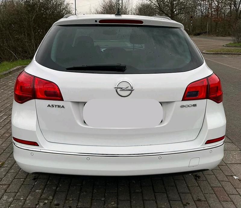 Gebraucht Opel Astra 140 PS (102 kW) 2015 Weiß Kombi
