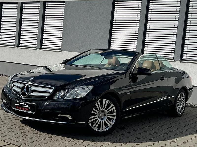 Gebraucht Mercedes E200 Elegance 184 PS (135 kW) 2010 Schwarz Cabrio