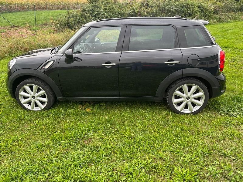 Schwarz Gebraucht 2016 Mini Park Lane Countryman Chili SUV | 11.500 € - Bild 1/4