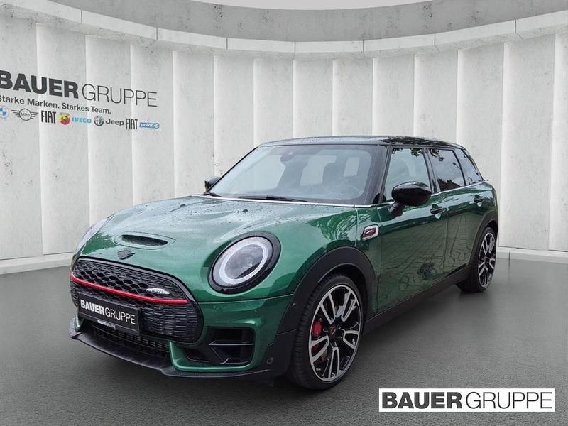 Dunkelgruen Gebraucht 2023 Mini John Cooper Works Clubman Kombi | 39.930 € (Teuer) - Bild 1/4