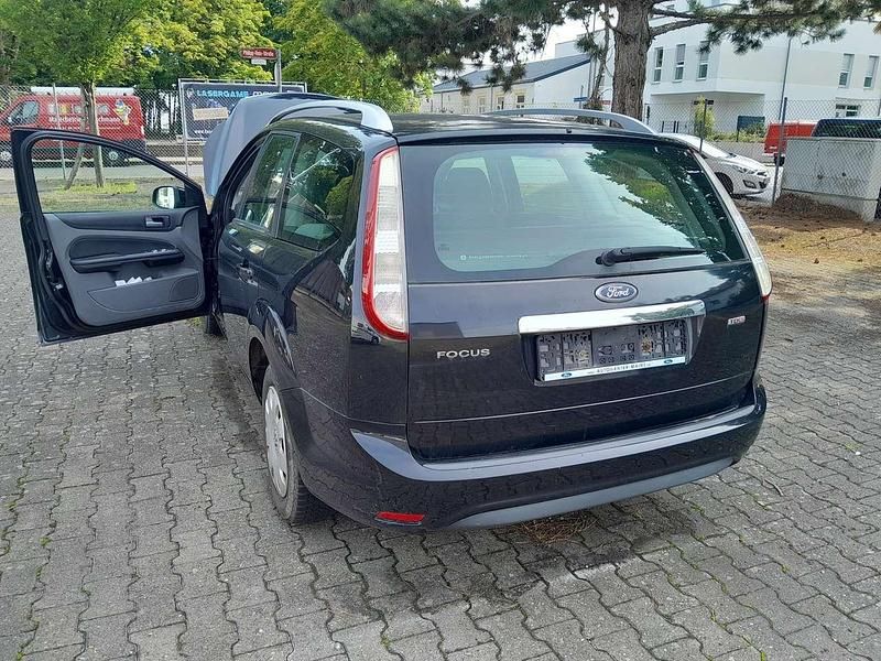Schwarz Gebraucht 2009 Ford Focus Style Kombi | 1.200 € - Bild 1/4
