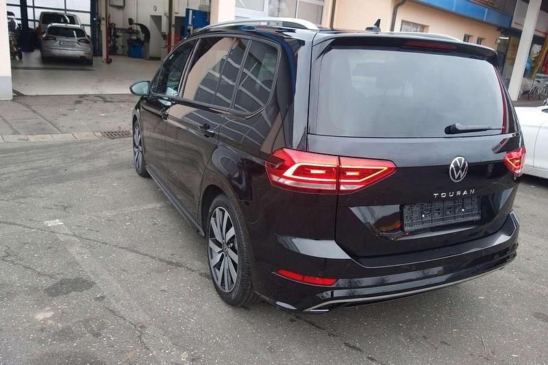 Gebraucht VW Touran R-line 150 PS (110 kW) 2024 Deep black Van / Kleinbus