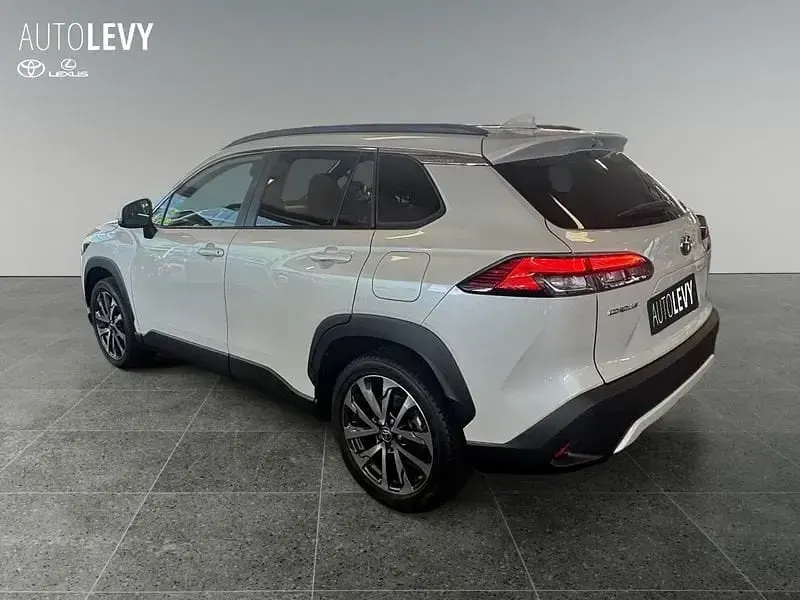 Gebraucht Toyota Corolla Cross Team 197 PS (144 kW) 2023 Weiß SUV