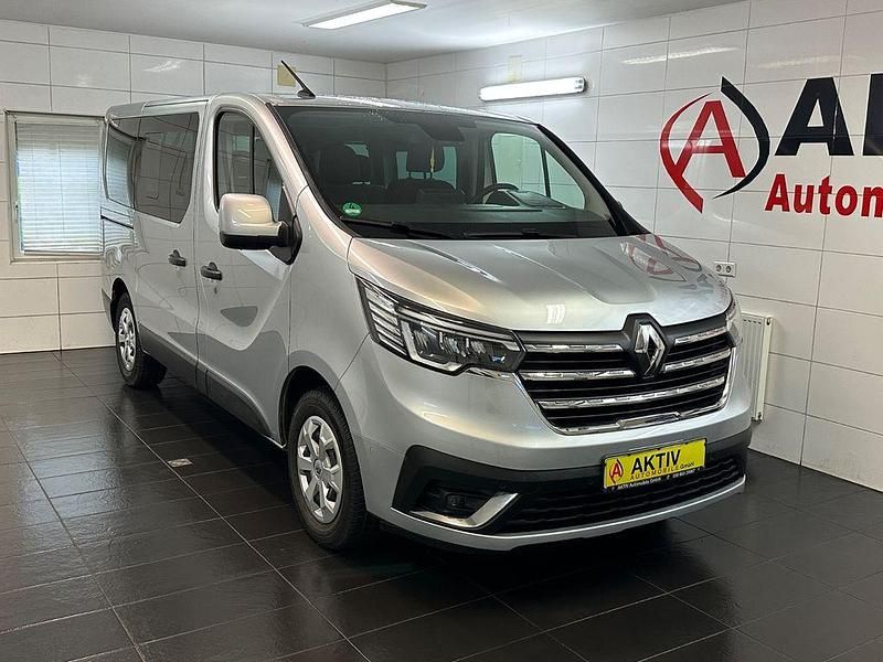 Grau Gebraucht 2022 Renault Trafic Life Van | 25.900 € (Teuer) - Bild 1/4