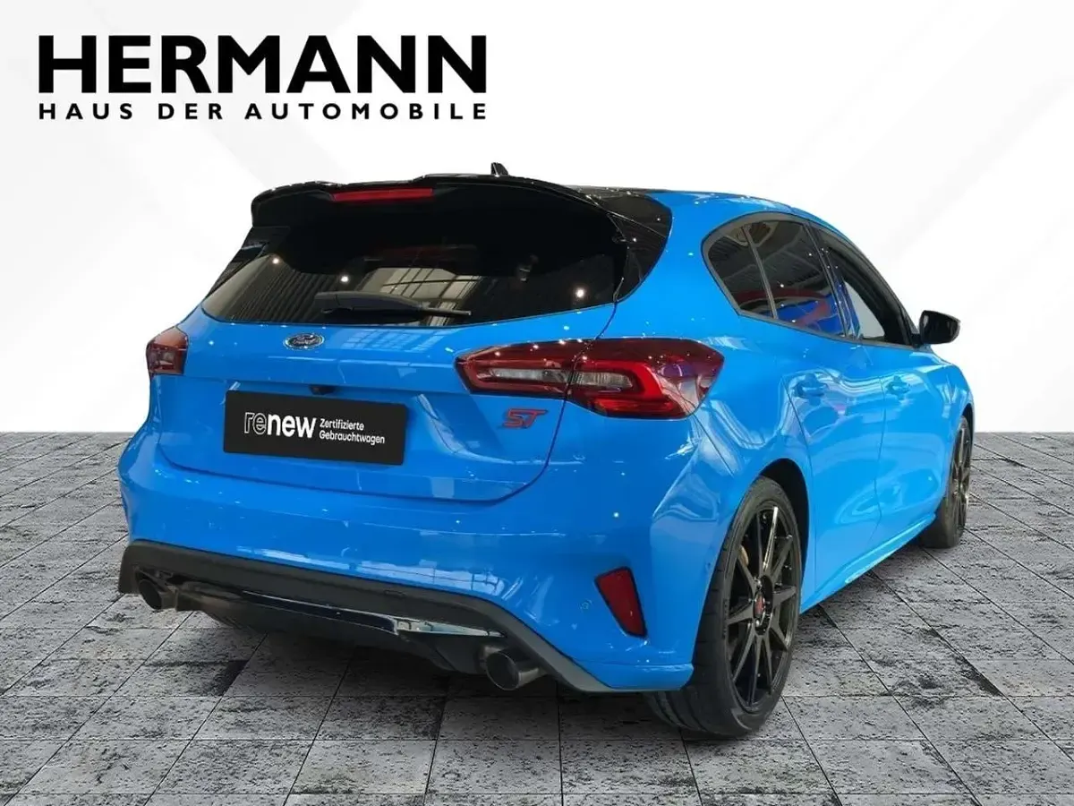 Usata Ford Focus ST 280 CV (205 kW) 2025 Blu Berlina
