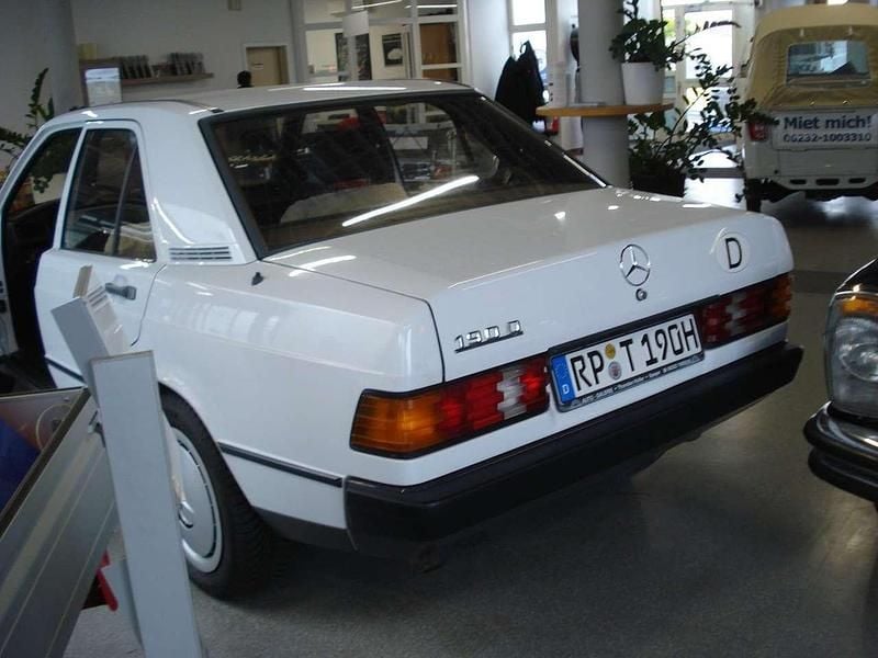 Gebraucht Mercedes 190 72 PS (52 kW) 1987 Aktikweiß Limousine