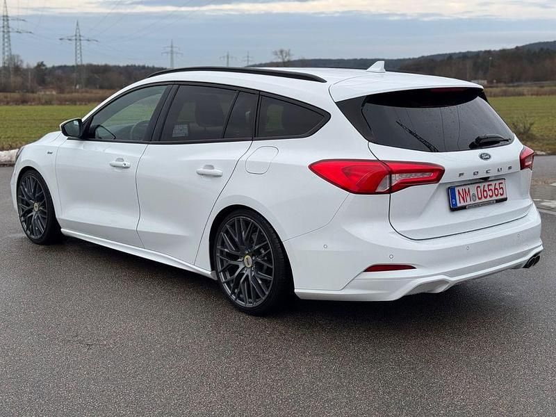 Gebraucht Ford Focus ST-Line 150 PS (110 kW) 2019 Weiß Limousine
