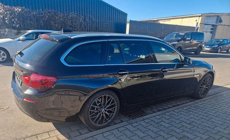 Gebraucht BMW 520 Luxury Line 184 PS (135 kW) 2013 Schwarz Kombi