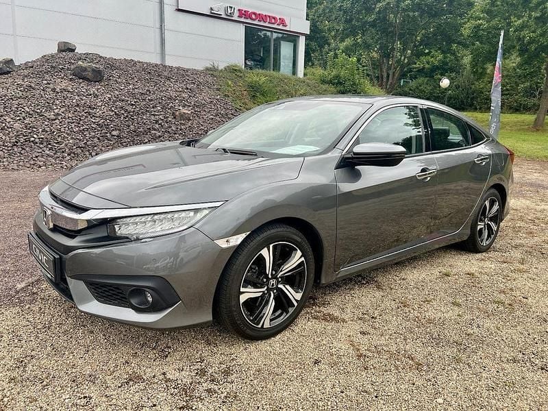 Grau Gebraucht 2018 Honda Civic Executive Limousine | 17.950 € (Etwas zu teuer) - Bild 1/4