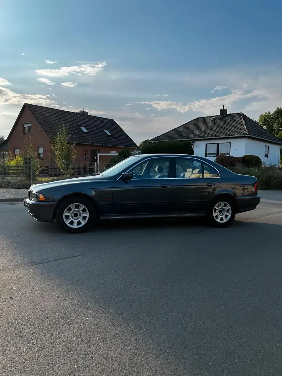 Gebraucht BMW 525 192 PS (141 kW) 2001 Grau Limousine