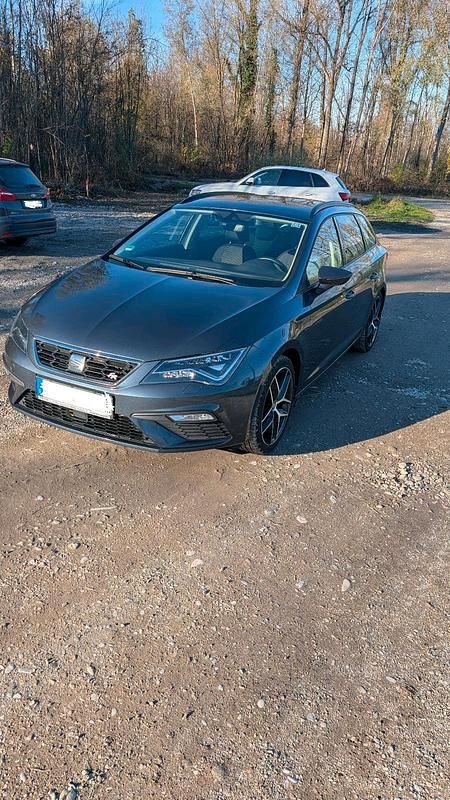 Grau Gebraucht 2020 Seat Leon FR Kombi | 14.700 € (Guter Preis) - Bild 1/4