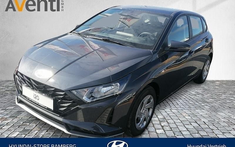 Grau Neu 2025 Hyundai i20 Select Limousine | 18.479 € (Fairer Preis) - Bild 1/4