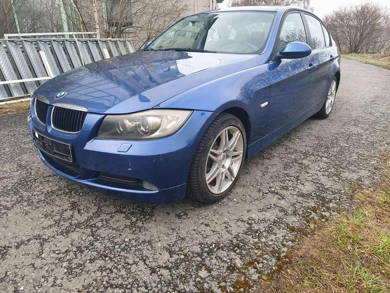 Gebraucht BMW 318 129 PS (94 kW) 2007 Montegoblau metallic Limousine
