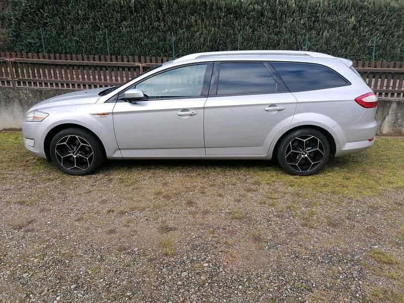 Silber Gebraucht 2009 Ford Mondeo Kombi | 2.300 € (Guter Preis) - Bild 1/4