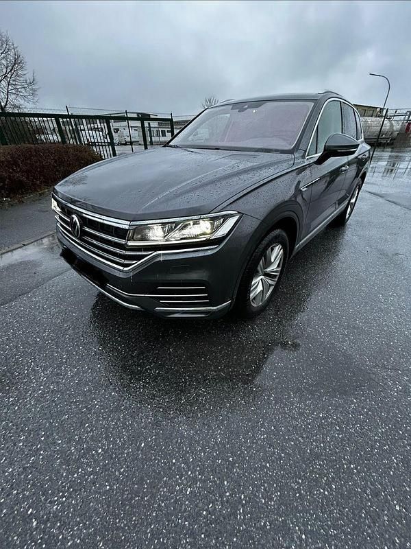Gebraucht VW Touareg 231 PS (169 kW) 2022 Grau SUV