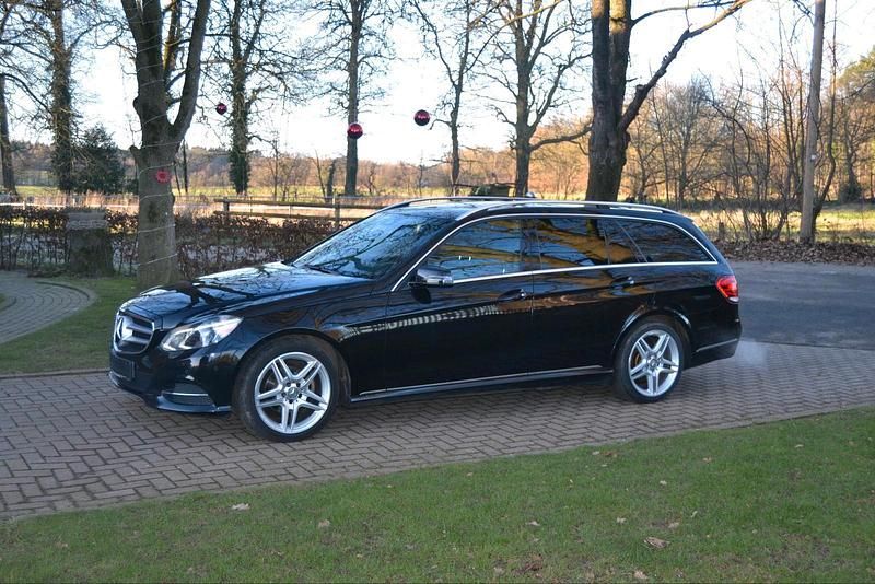 Gebraucht Mercedes E220 Avantgarde 170 PS (125 kW) 2015 Schwarz Kombi