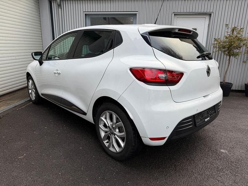 Gebraucht Renault Clio V Collection 90 PS (66 kW) 2020 Weiß Limousine
