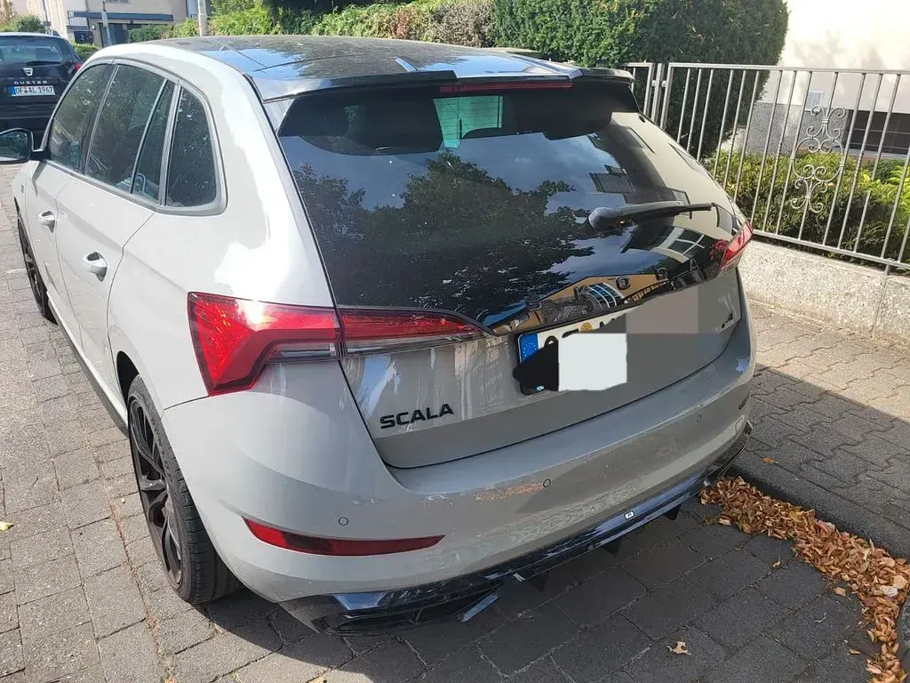 Gebraucht Skoda Scala Monte Carlo 190 PS (139 kW) 2022 Schwarz Kleinwagen