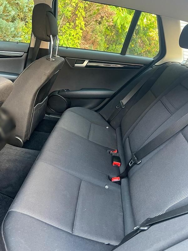 Gebraucht Mercedes C200 136 PS (100 kW) 2014 Grau Kombi