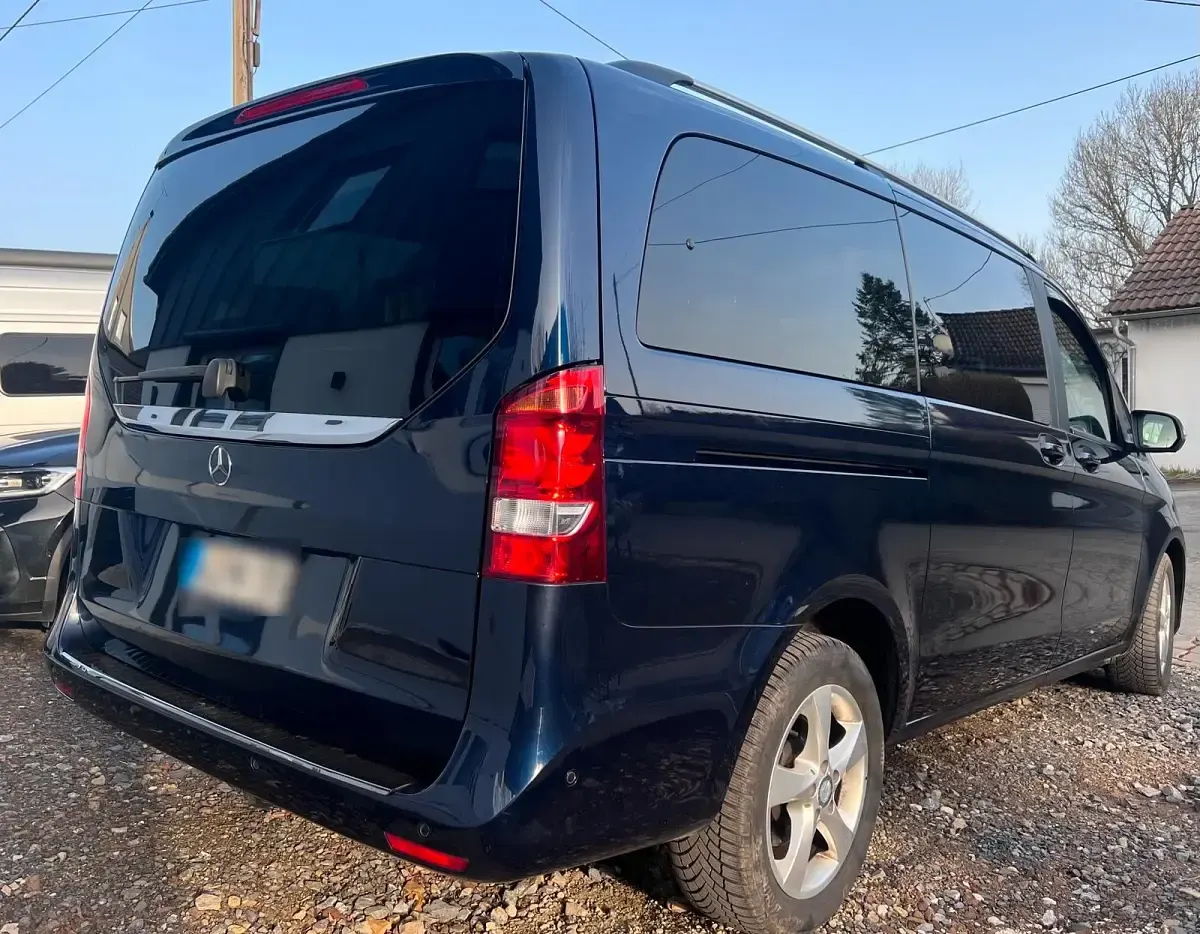 Gebraucht Mercedes V250 190 PS (139 kW) 2016 Blau Van / Kleinbus