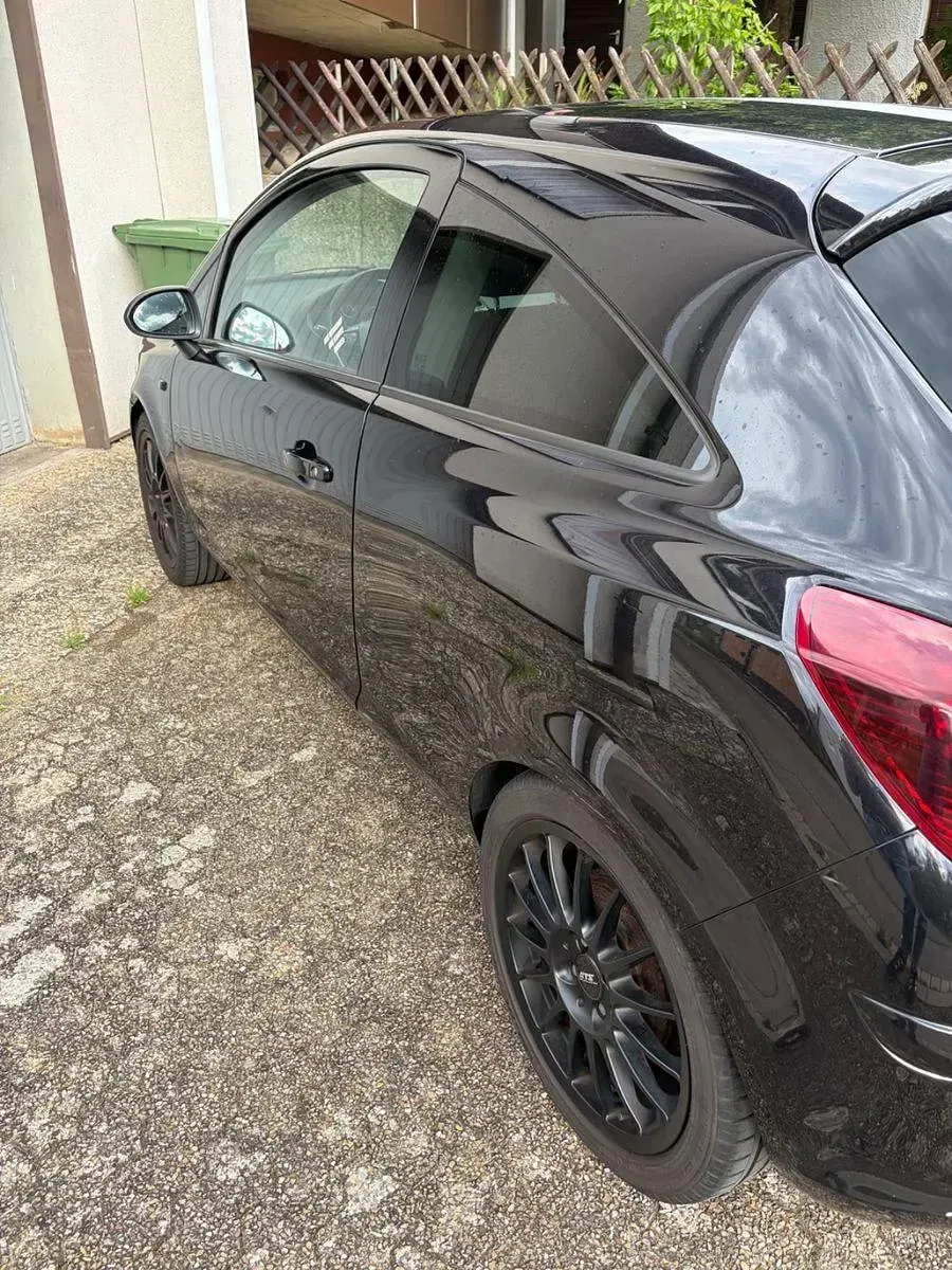 Gebraucht Opel Corsa 87 PS (63 kW) 2011 Schwarz Kleinwagen