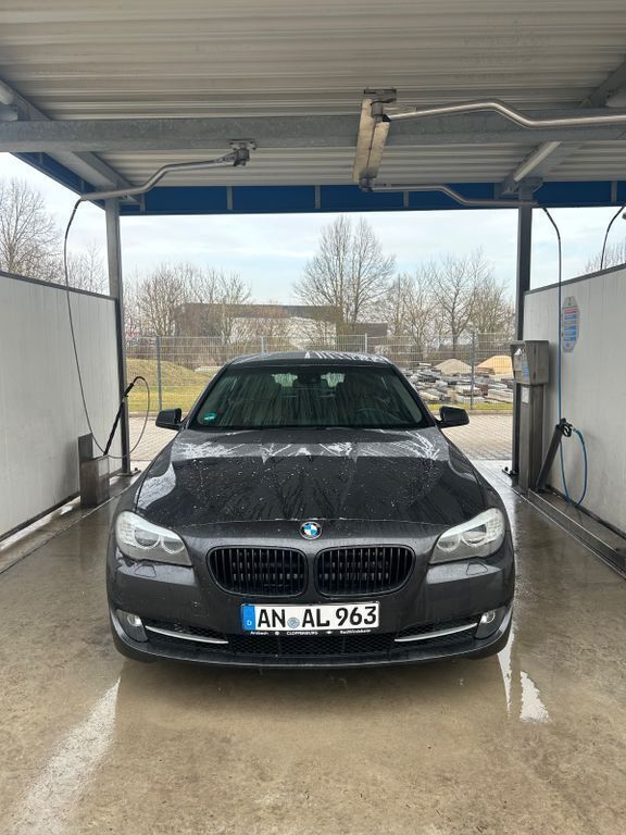 Grau Gebraucht 2010 BMW 528 Limousine | 13.000 € (Etwas zu teuer) - Bild 1/4