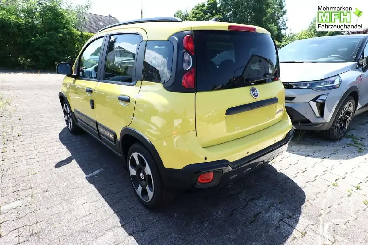 Neu Fiat Panda Cross Cross 65 PS (47 kW) 2026 Positano gelb Kleinwagen