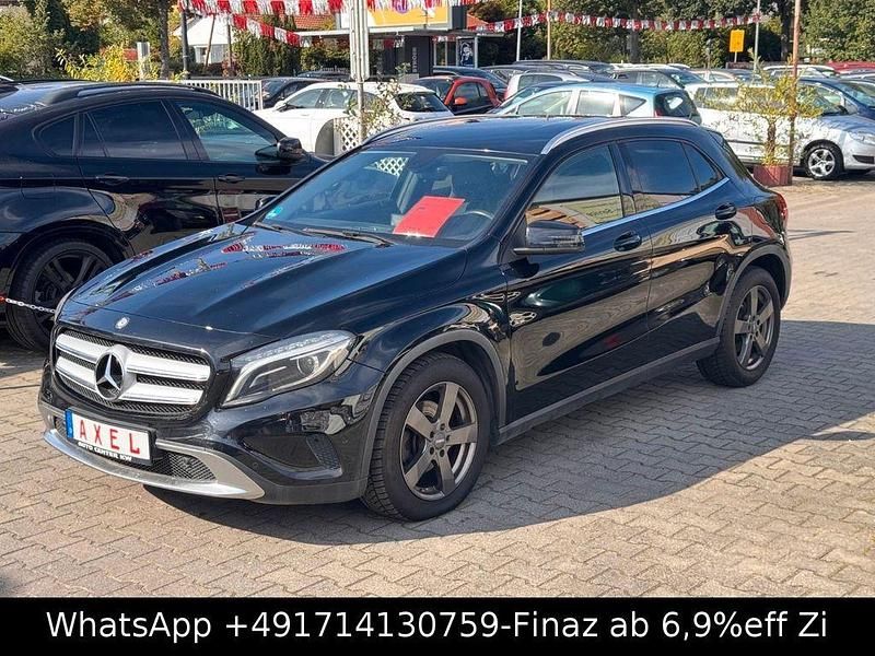 Schwarz Gebraucht 2015 Mercedes GLA220 SUV | 11.990 € (Superpreis) - Bild 1/4