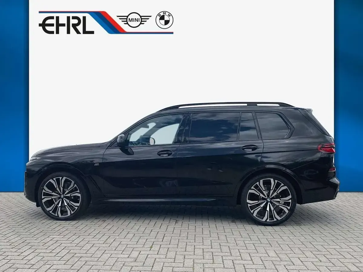 Neu BMW X7 M Sport 352 PS (258 kW) 2026 Schwarz SUV