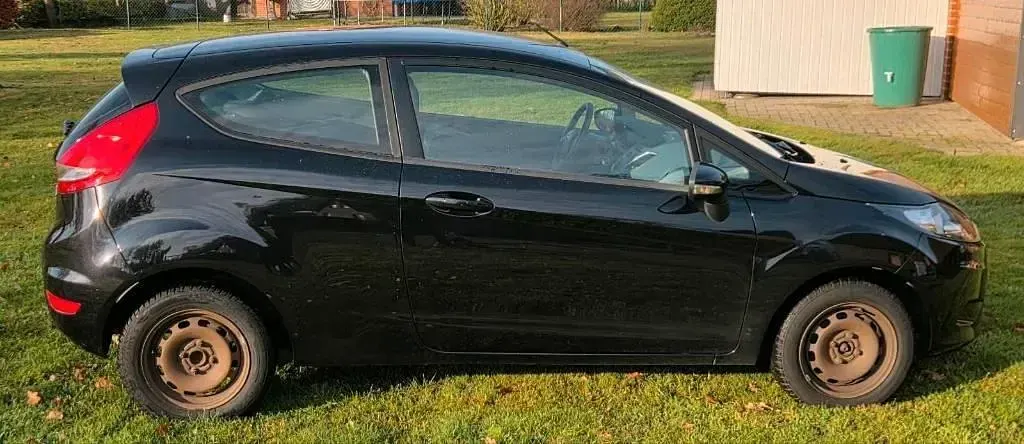 Gebraucht Ford Fiesta 60 PS (44 kW) 2011 Schwarz Kleinwagen