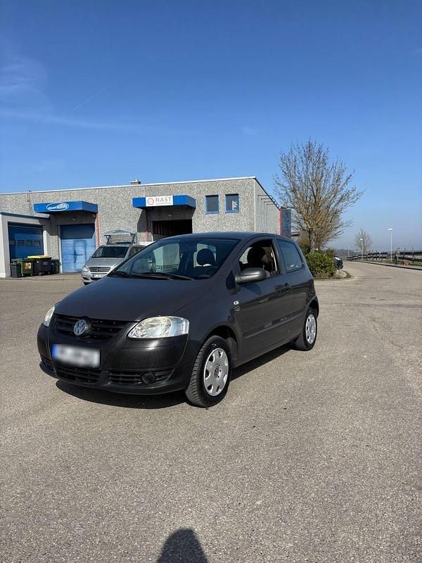 Second-hand VW Fox 54 CP (39 kW) 2006 Gri Hatchback