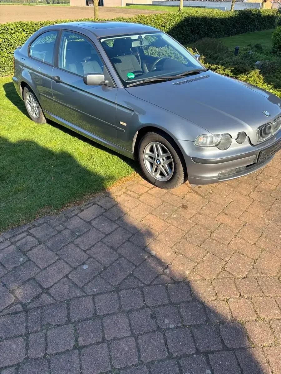 Gebraucht BMW 316 Compact Basis 116 PS (85 kW) 2003 Silber Kleinwagen