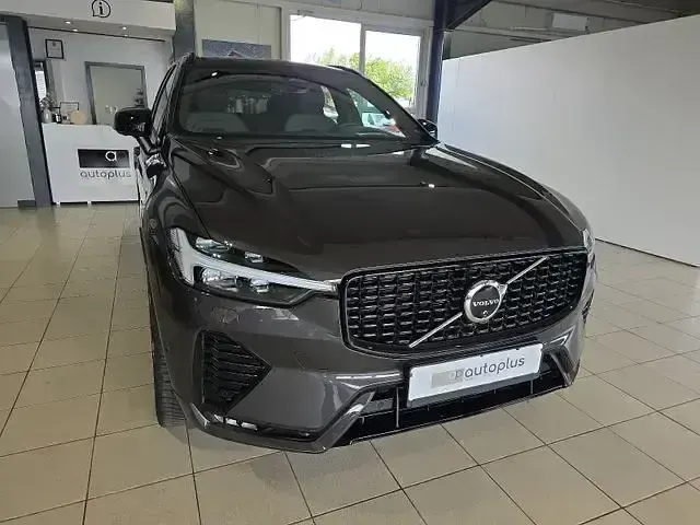Gebraucht Volvo XC60 Plus 398 PS (292 kW) 2022 Silver dawn SUV