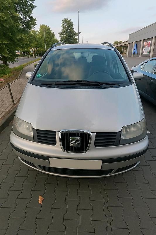 Silber Gebraucht 2003 Seat Alhambra Stella Van / Kleinbus | 2.200 € (Teuer) - Bild 1/4