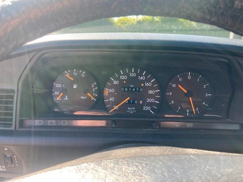 Rot Gebraucht 1990 Mercedes 190 Limousine | 12.000 € - Bild 1/4