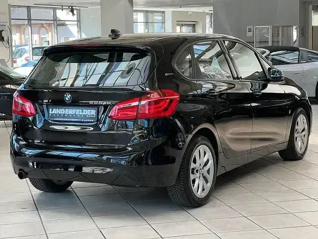 Gebraucht BMW 225 Advantage 224 PS (164 kW) 2017 Schwarz Van / Kleinbus
