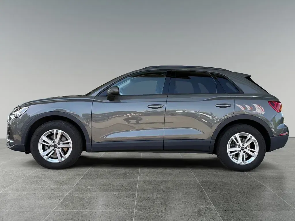 Gebraucht Audi Q3 Ambiente 150 PS (110 kW) 2025 Chronosgrau metallic SUV