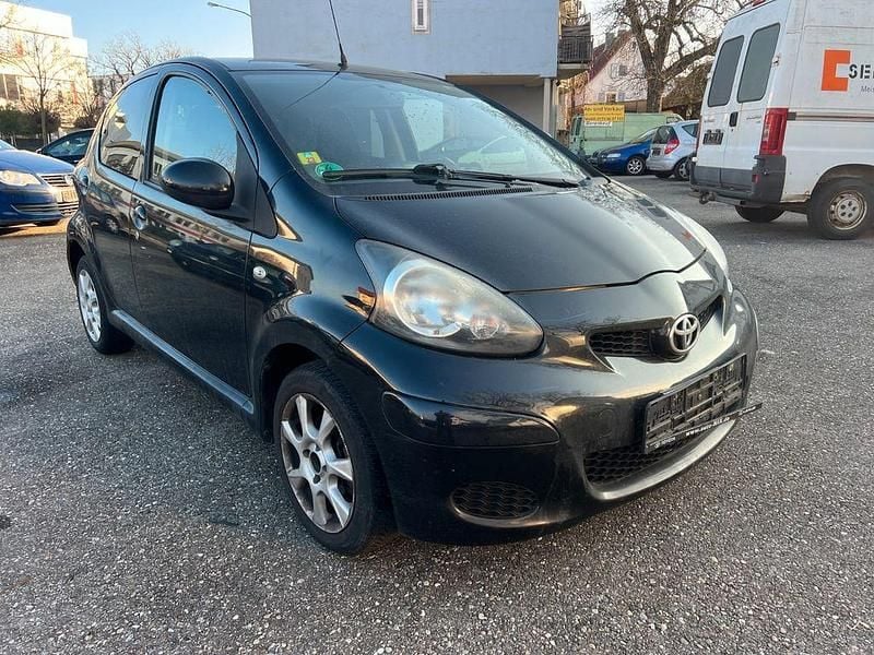 Gebraucht Toyota Aygo Edition 68 PS (50 kW) 2011 Schwarz Kleinwagen