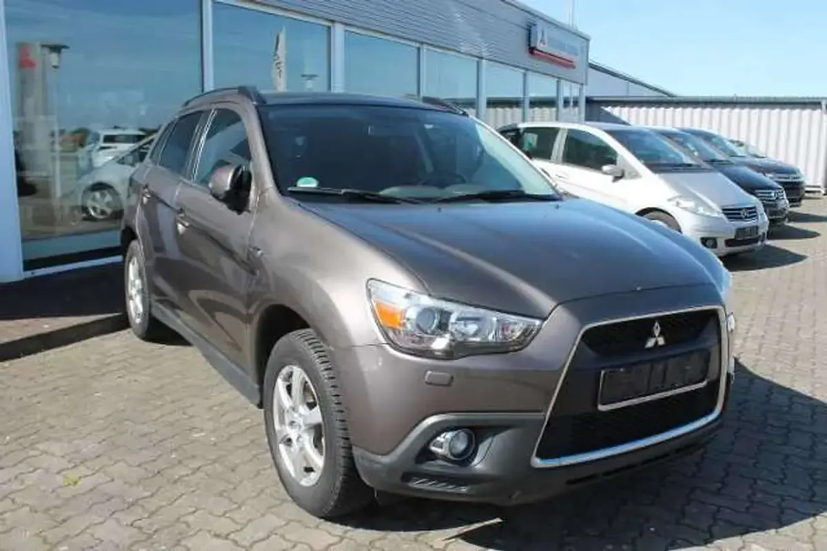 Używany Mitsubishi ASX Intense 150 KM (110 kW) 2011 Brązowy SUV