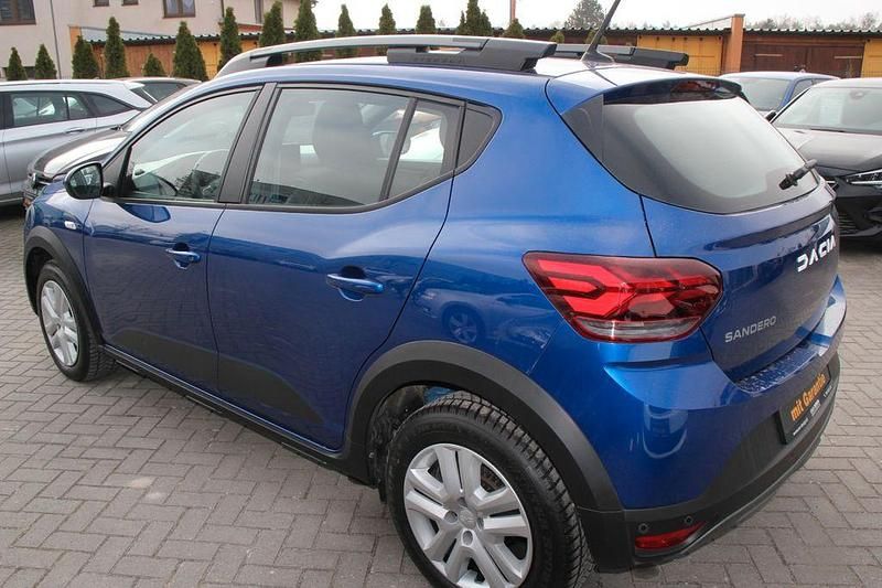 Gebraucht Dacia Sandero Expression 91 PS (66 kW) 2024 Blau Van / Kleinbus