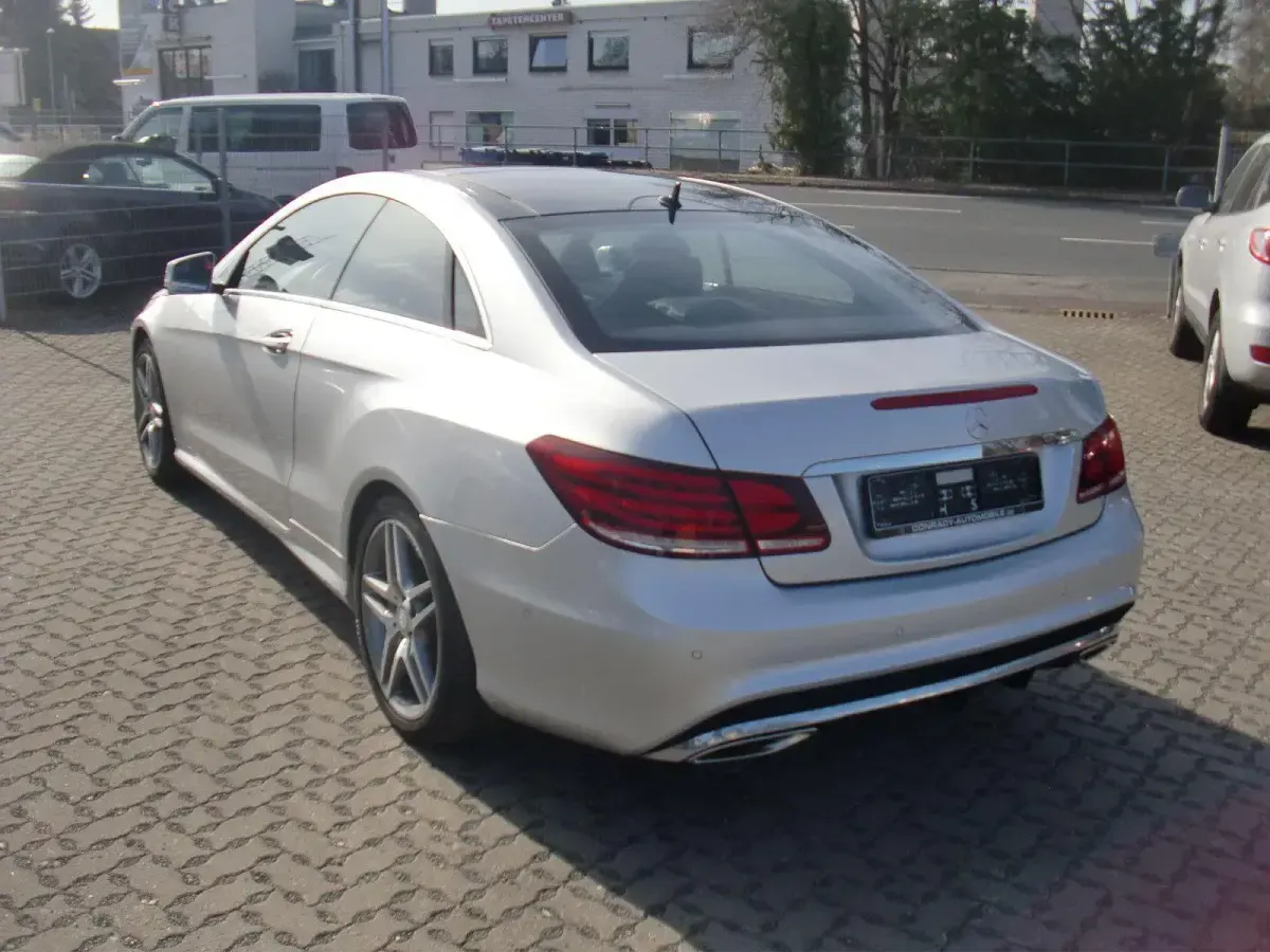 Gebraucht Mercedes E200 Sport Edition 184 PS (135 kW) 2017 Iridiumsilber Coupé