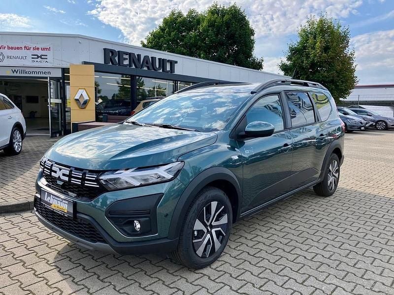 Neu Dacia Jogger Expression 140 PS (102 kW) 2025 Grün Van / Kleinbus