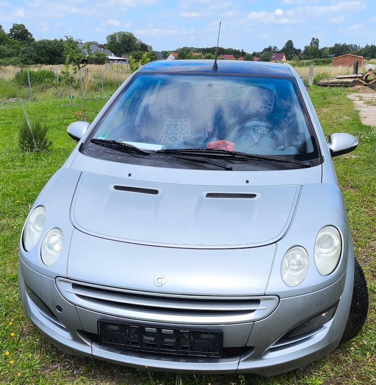 Grau Gebraucht 2005 Smart ForFour Limousine | 599 € (Superpreis) - Bild 1/4