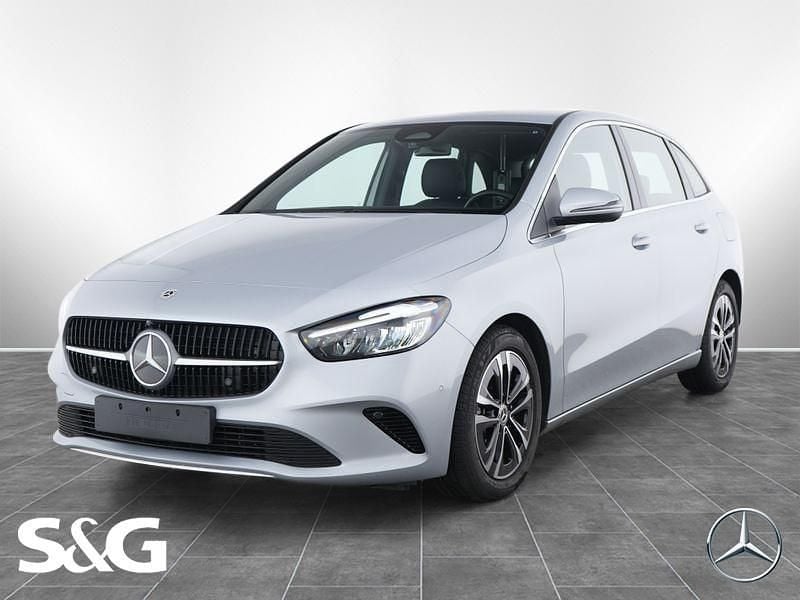 Metalliclack hightechsilber Gebraucht 2024 Mercedes B180 Progressive Van / Kleinbus | 29.990 € (Fairer Preis) - Bild 1/4