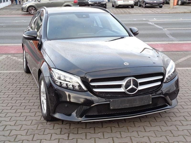 Gebraucht Mercedes C200 160 PS (117 kW) 2018 Schwarz Kombi