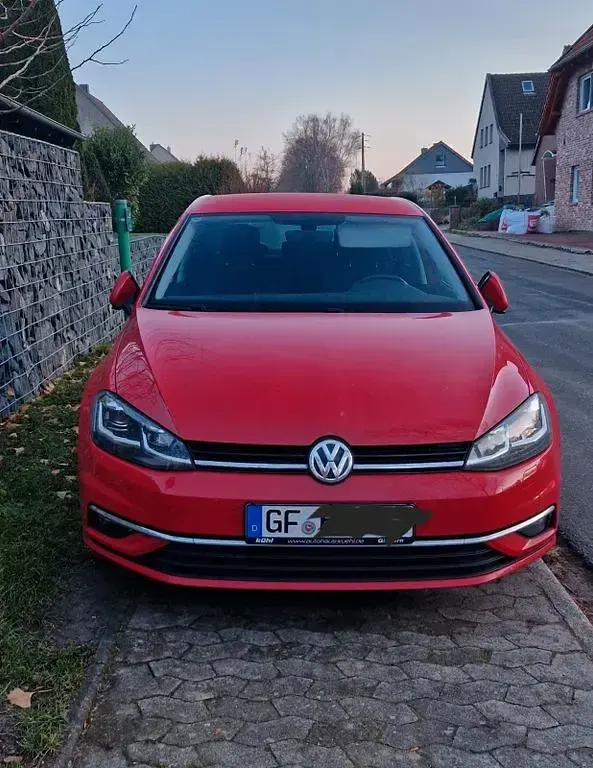 Gebraucht VW Golf VII Join 116 PS (85 kW) 2019 Rot Limousine